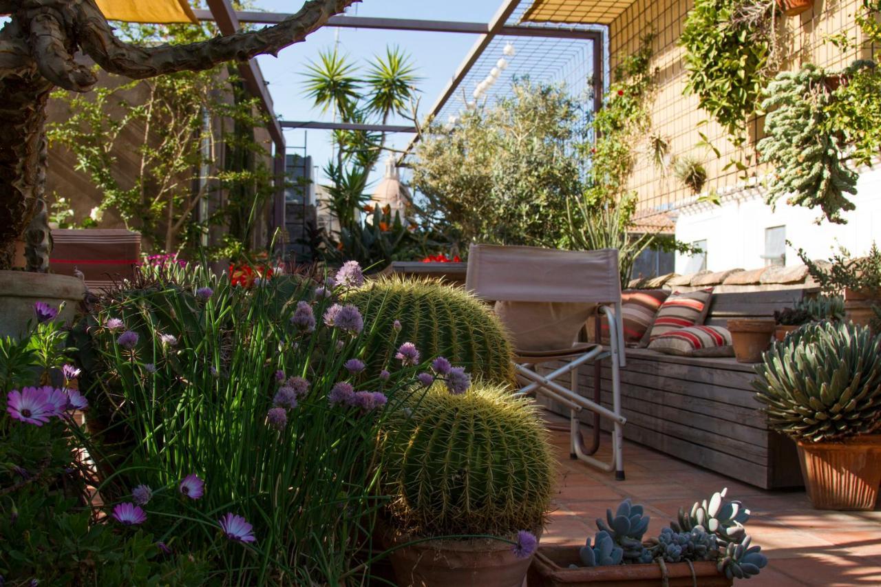 Tre Vie Apartment Con Terrazzo Giardino Pensile Catánia Buitenkant foto